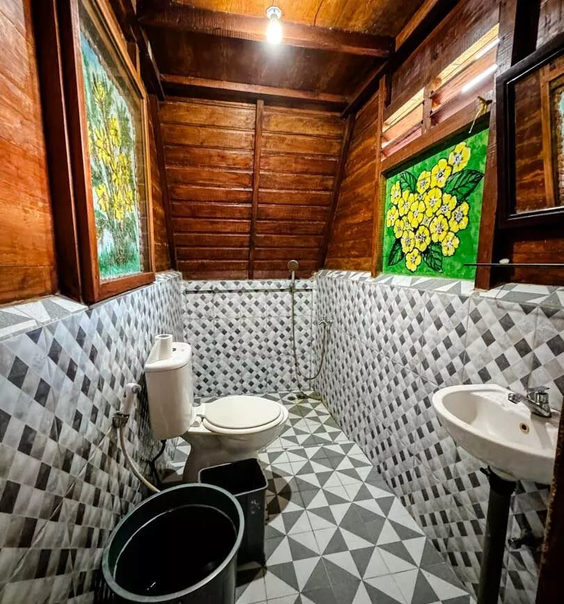 bungalow bad im volunteer camp