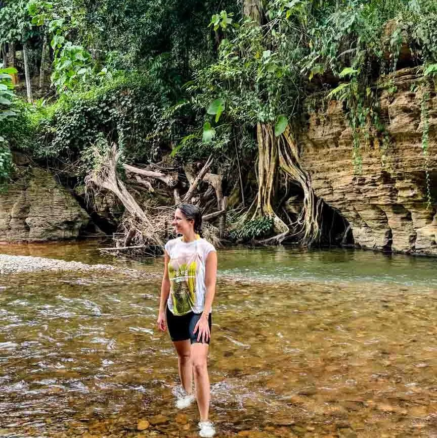 freiwilligenarbeit in indonesien baden im landak river