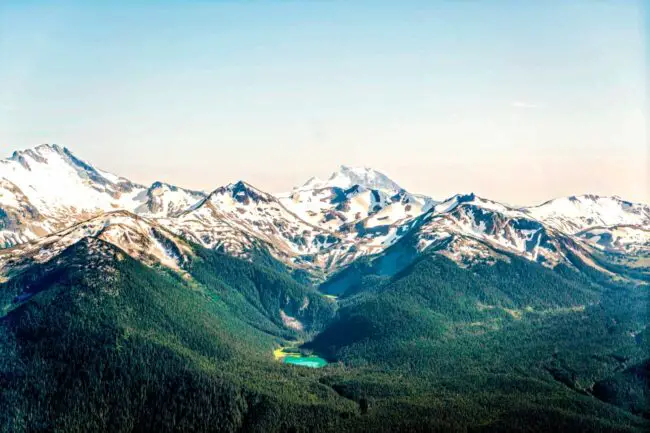 Kanada, Whistler Bergkette mit Schnee
