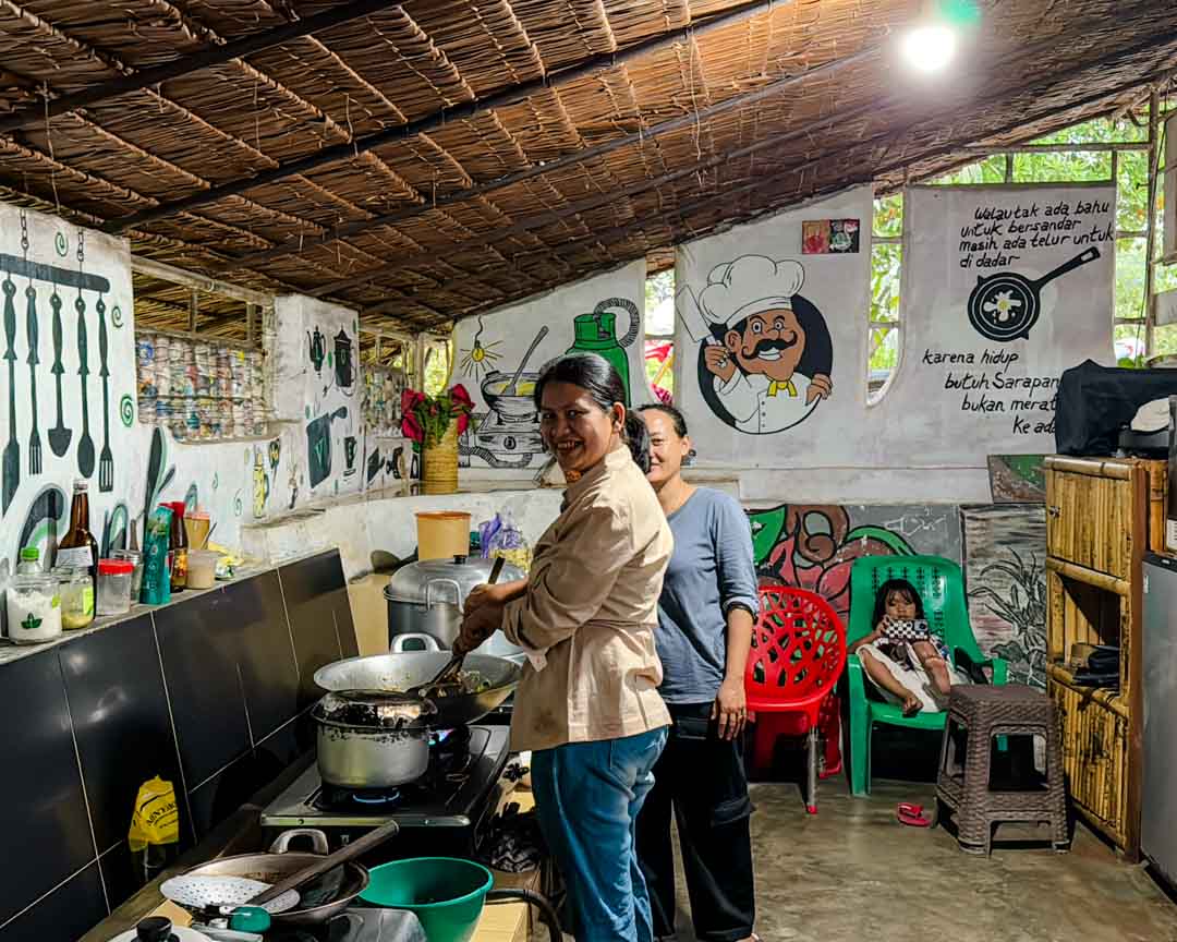 kueche im volunteer camp in indonesien