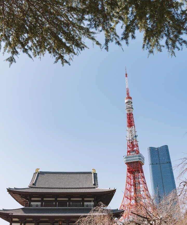 Toyko Tower rot weiß