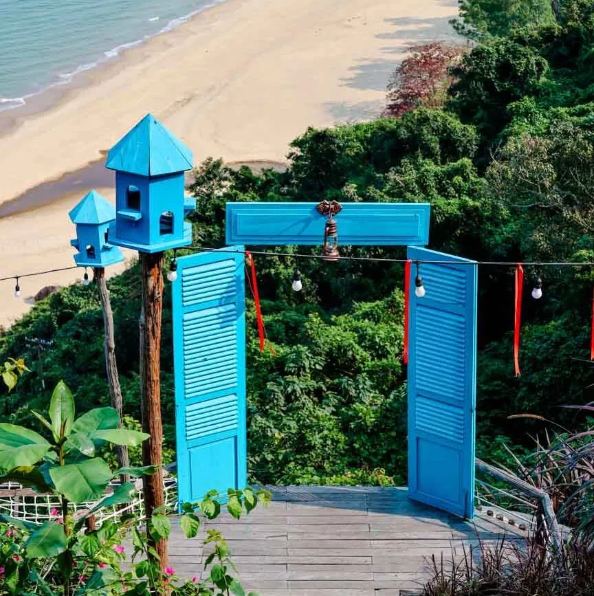 ausblick auf die straende am wolkenpass in vietnam ausblick auf die straende am wolkenpass in vietnam