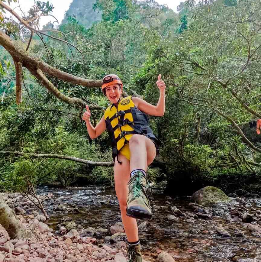 bereit in die tra ang cave zu schwimmen