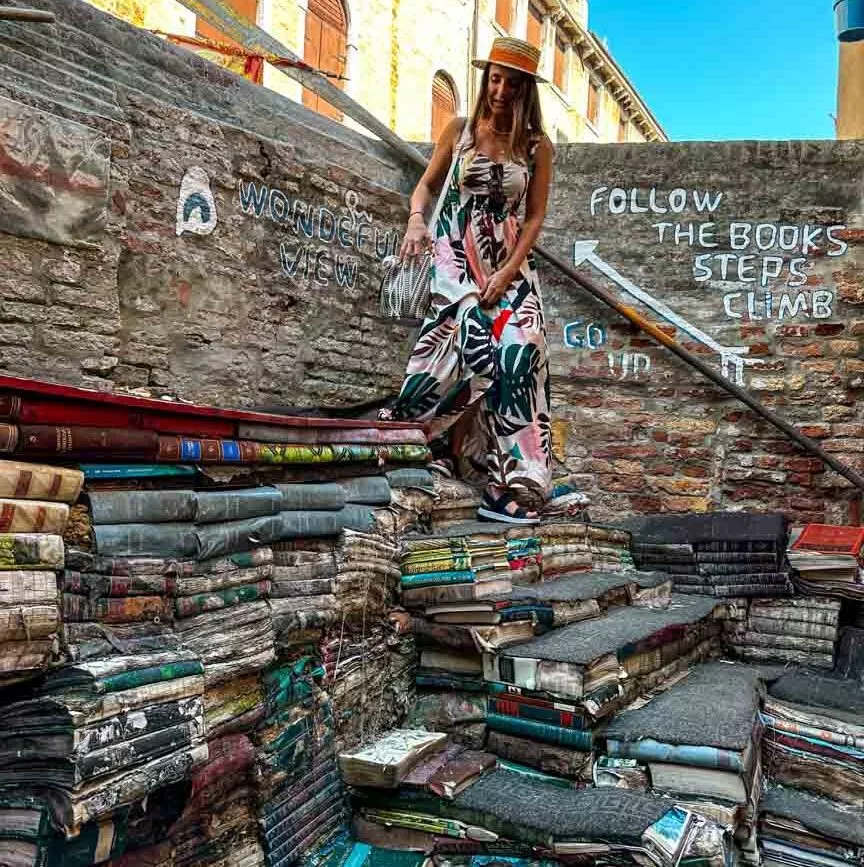 Büchertreppe in der Libreria Acqua Alta