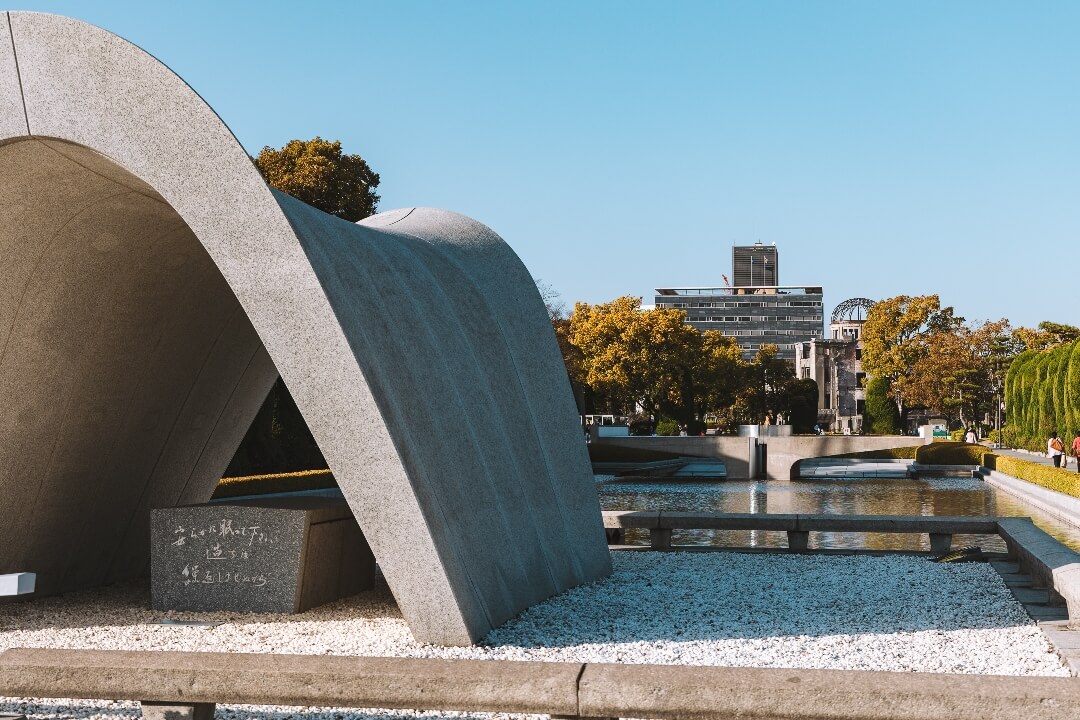 friedenspark kenotaph ewige flamme