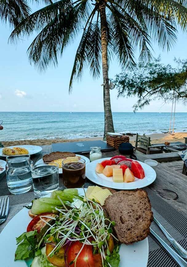 fruehstueck im ancarine beach resort auf phu quoc
