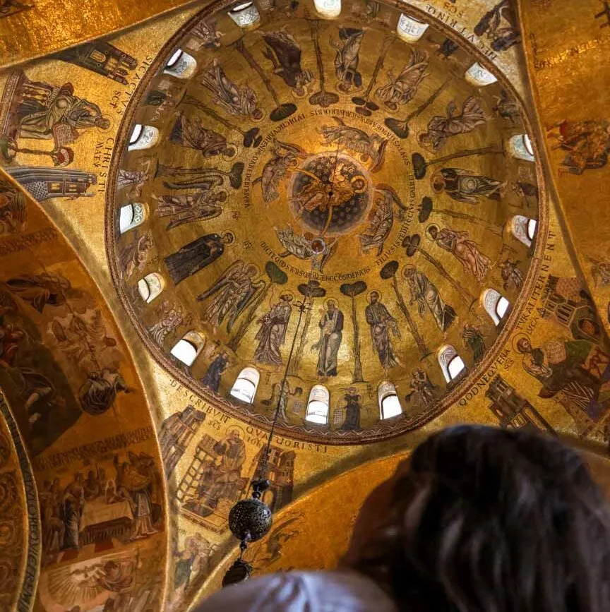 Goldene Mosaike im Markusdom