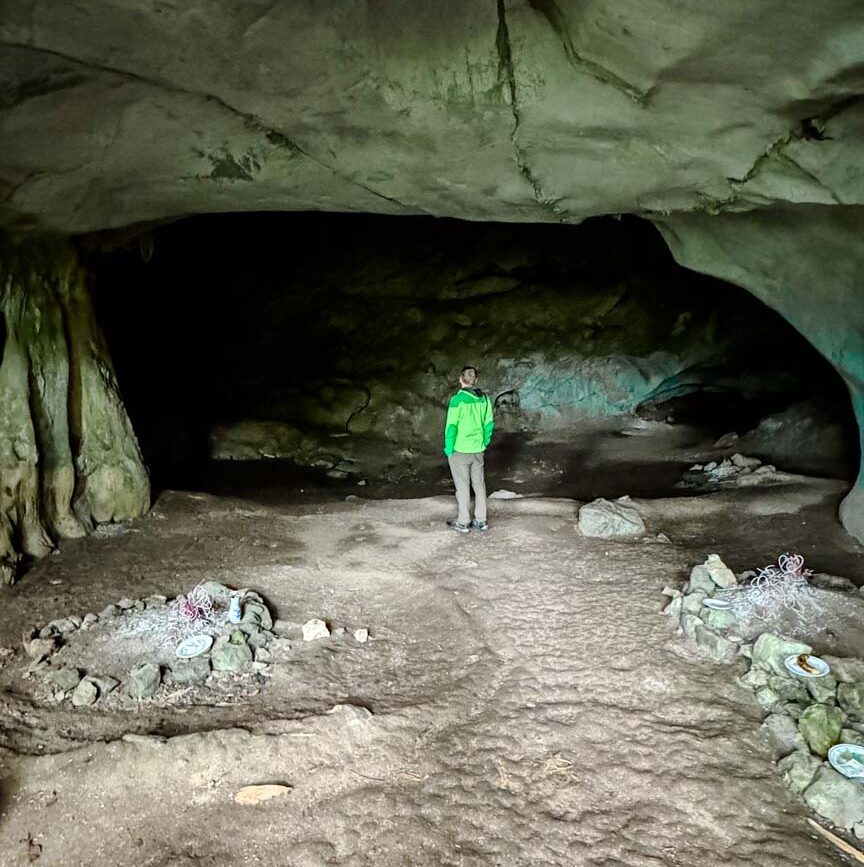 palace cave im cuc phuong nationalpark