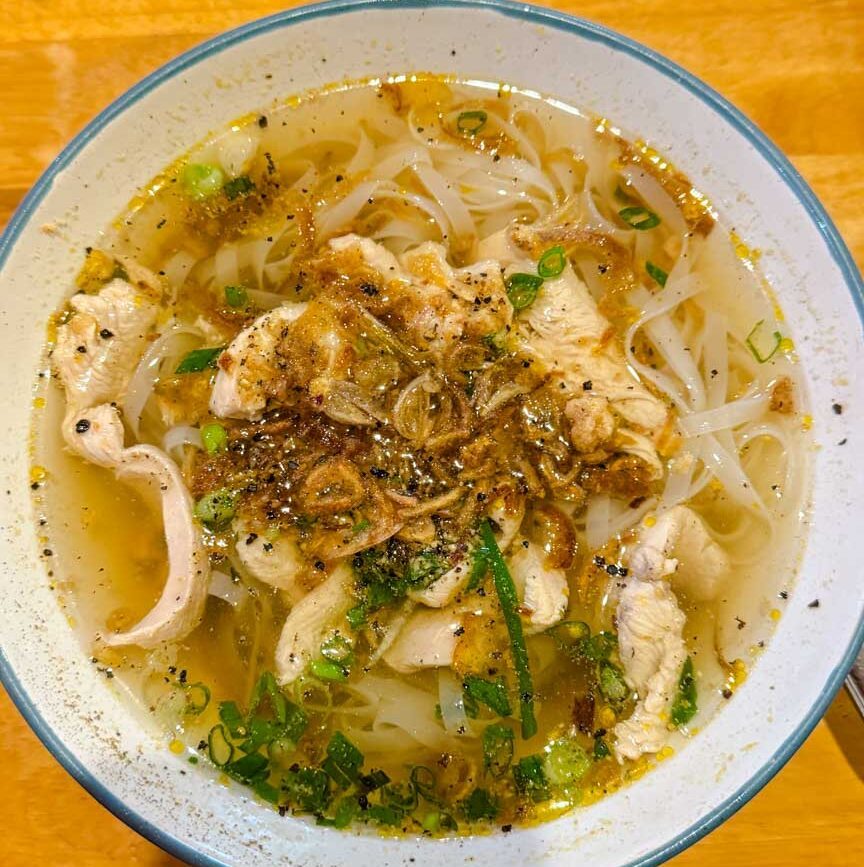 pho nudelsuppe bei vietnam rundreise