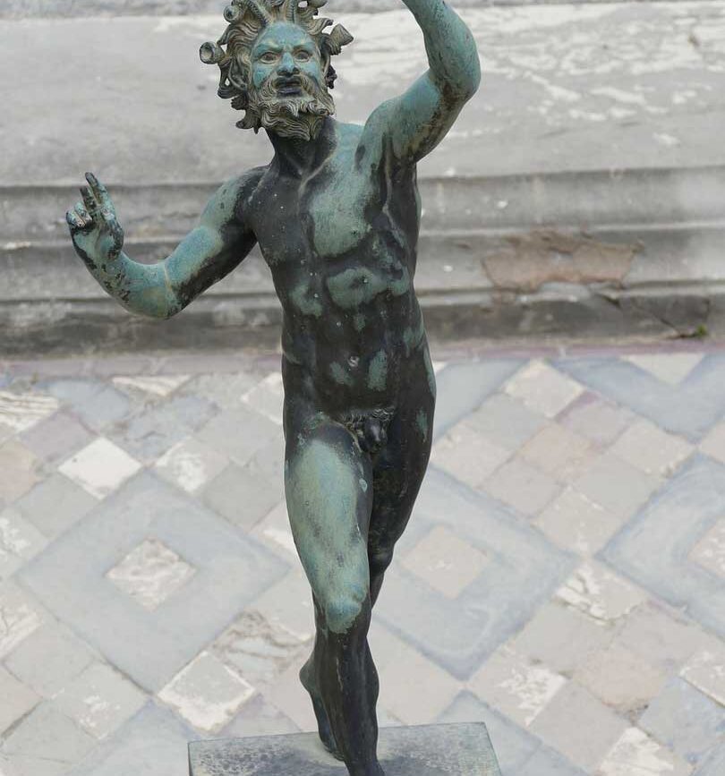 Bronzestatue des Faun