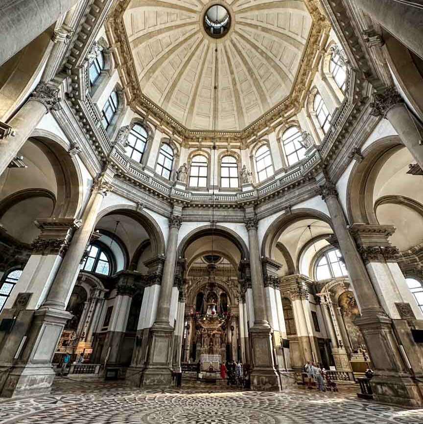 Santa Maria della Salute von innen