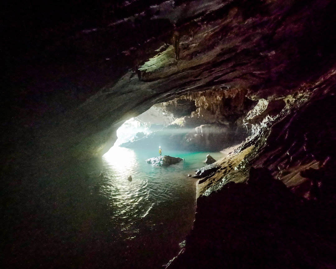 schwimmend in die ready fuer tra ang cave phong nha