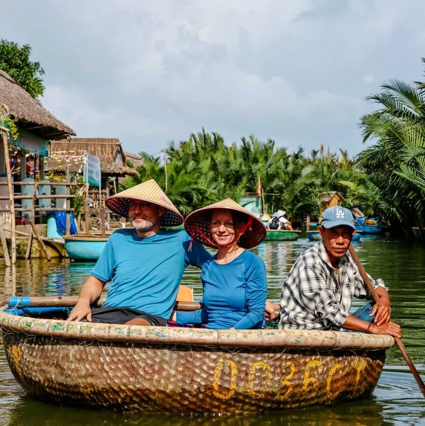 Traditionell runde Korb-Boote in Hoi An