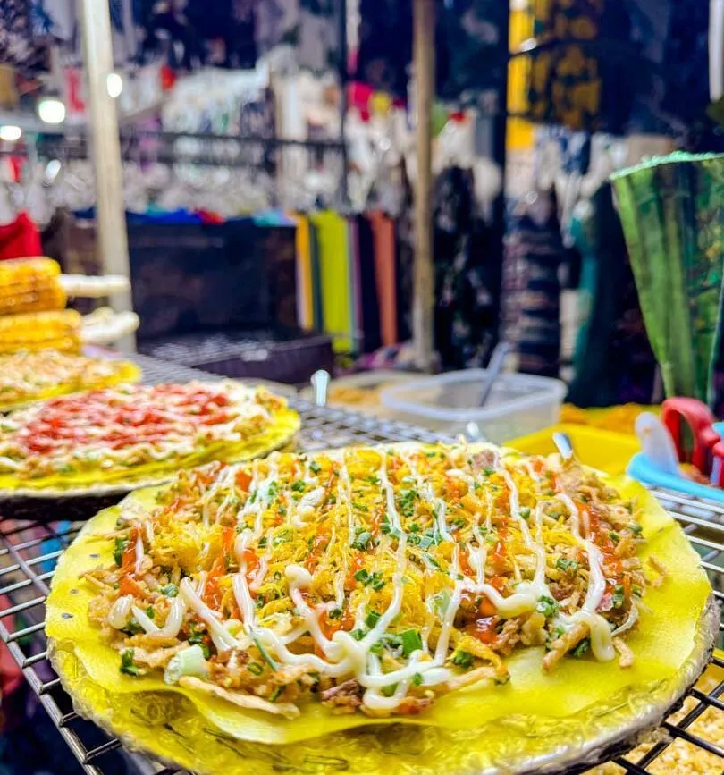 vietnamesische pizza auf dem street food market