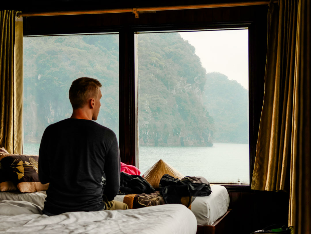 zimmer auf mittelklasse schiff kreuzfahrt halong bucht vietnam zimmer auf mittelklasse schiff kreuzfahrt halong bucht vietnam