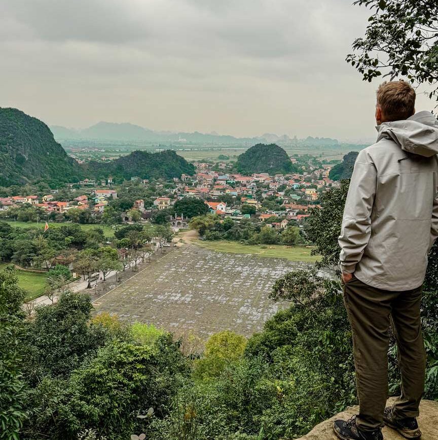 ausblick vom huegel bei hoa lu ancient capital Ausblick vom Hügel bei Hoa Lư Ancient Capital
