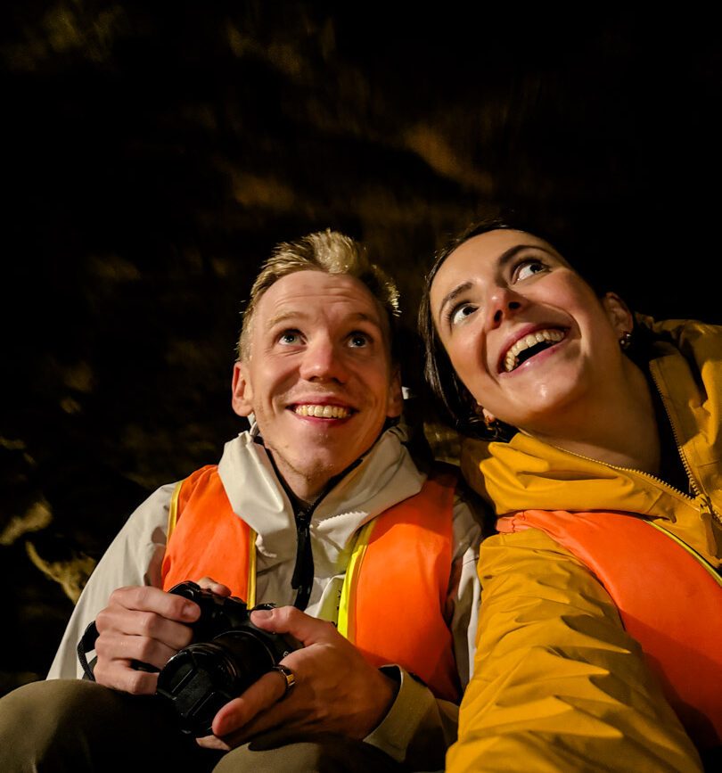 bootsfahrt durch die hoehle bei trang an ninh binh Bootsfahrt durch die Höhle bei Trang An, Ninh Binh