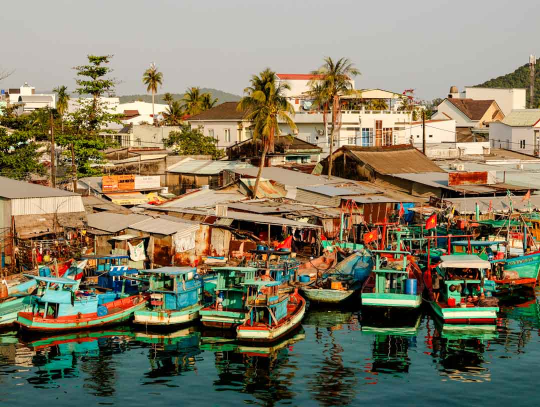 Fischerboote in der Ortschaft Phu Quoc