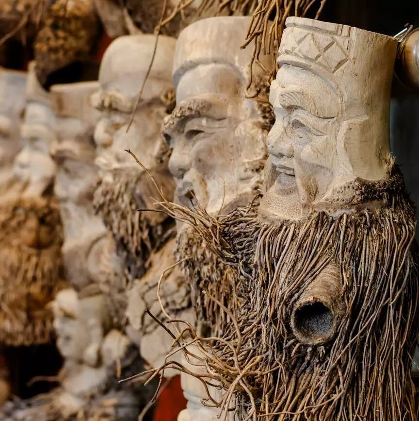 holzschnitzereien in hoi an vietnam