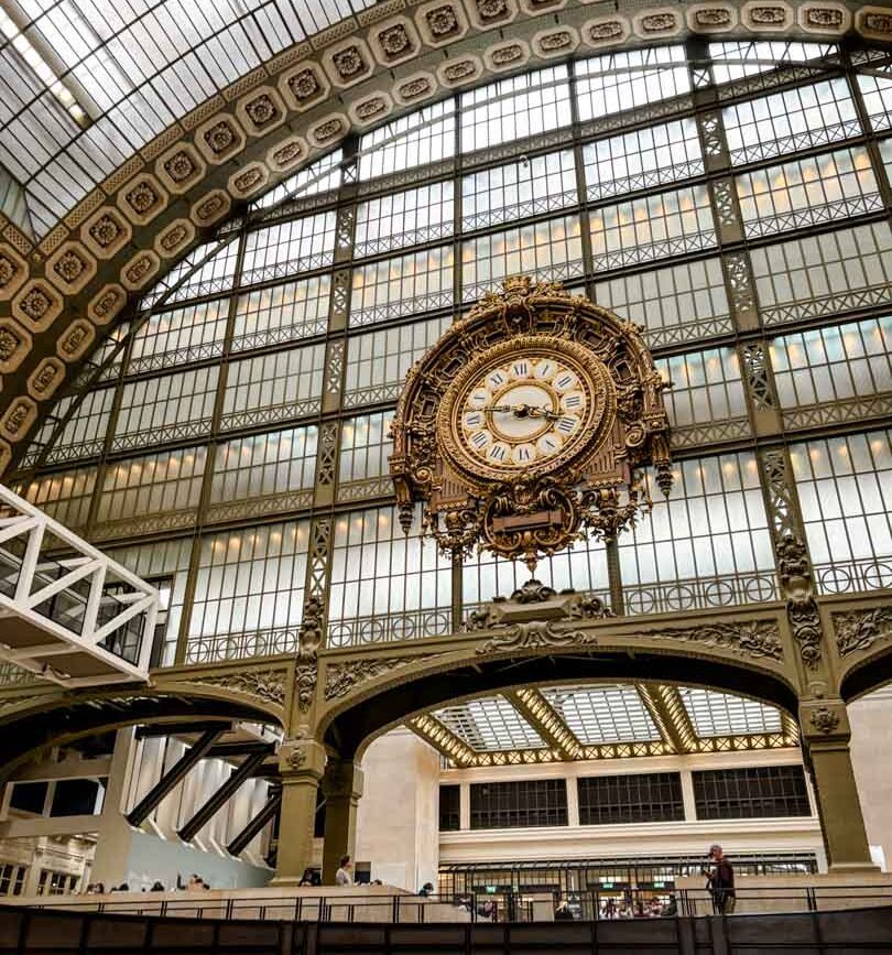 innenansicht des musee dorsay paris grosse uhr gewoelbtes dach Innenansicht des Musée d'Orsay Paris, große Uhr gewölbtes Dach