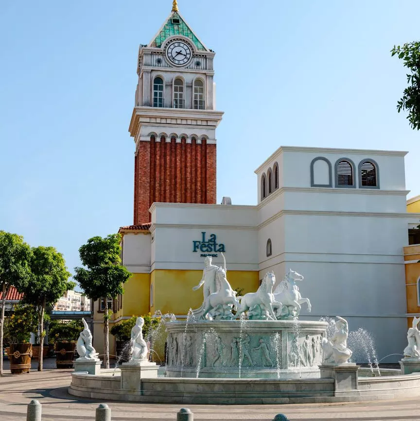 Markusturm in der Sunset Town auf Phu Quoc