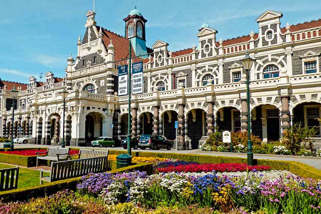neuseeland suedinsel dunedin railway station neuseeland suedinsel dunedin railway station