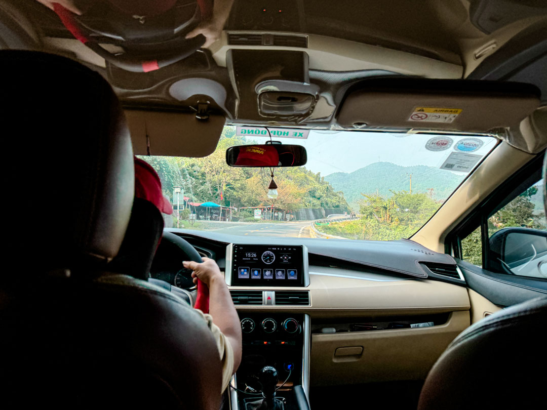 privater fahrer beim wolkenpass vietnam