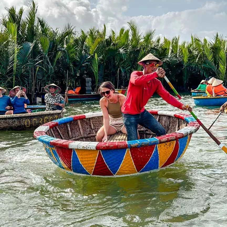 rodeo in korbbooten in hoi an