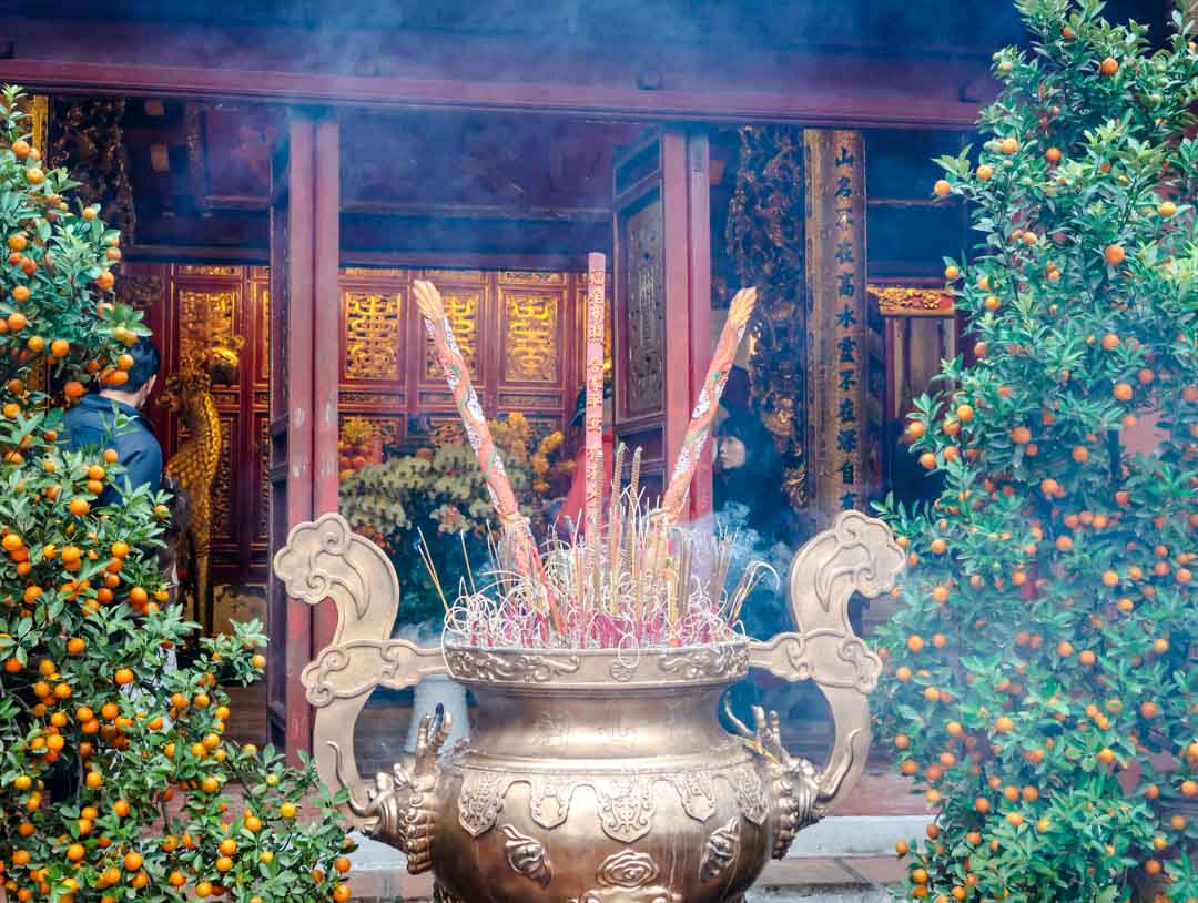 tempel des jade berges in hanoi