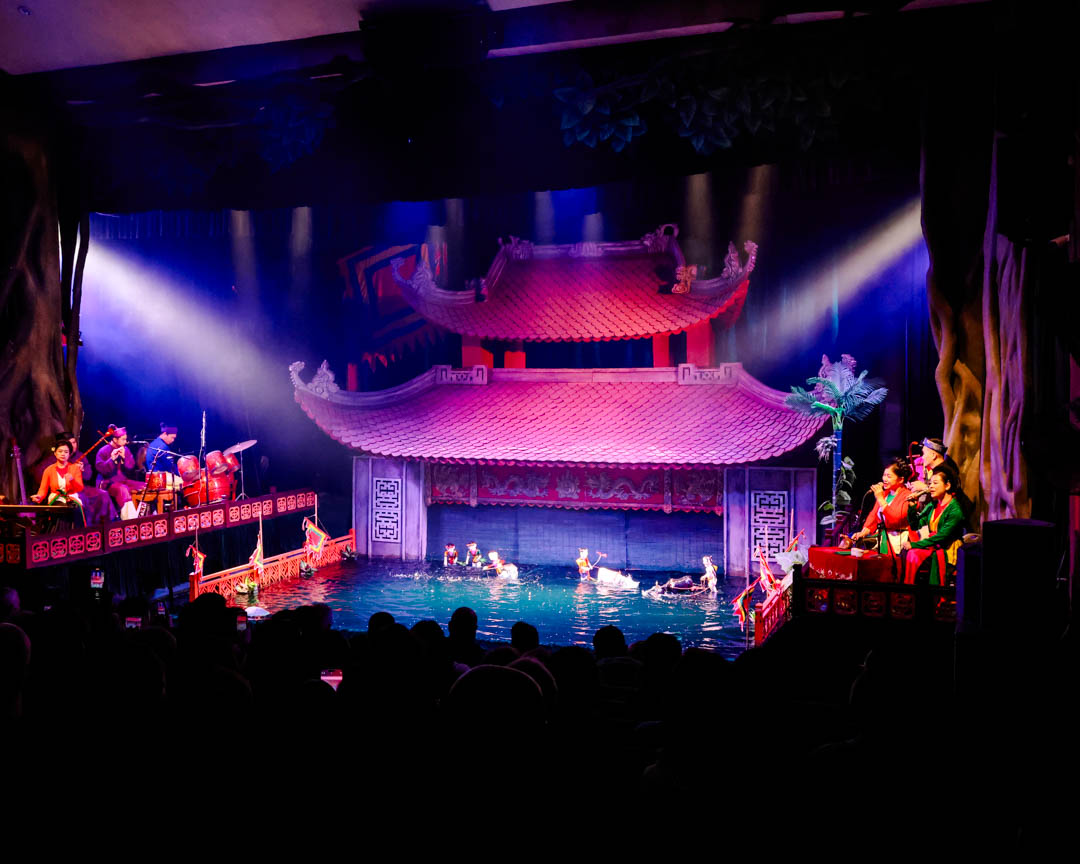 Traditionelles vietnamesisches Wasserpuppenspiel in Hanoi