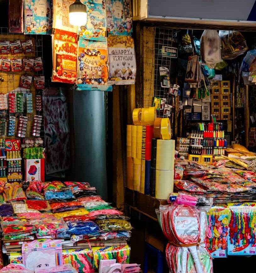 unscheinbarer eingang coffee nang in hanoi