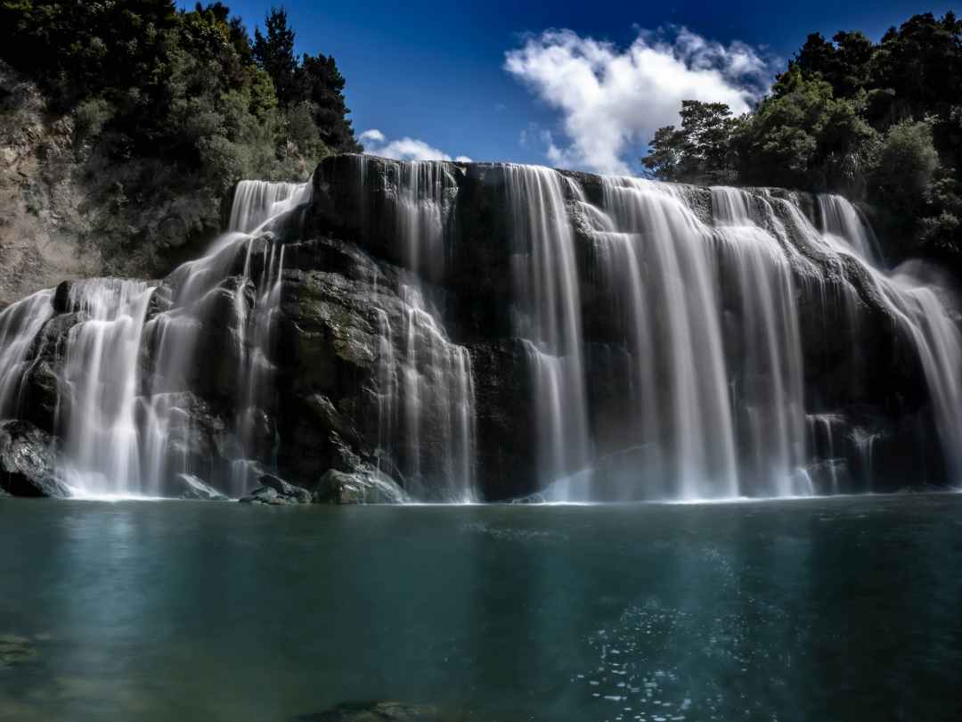 owharoa falls neuseeland