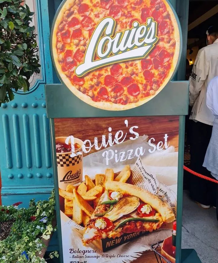 Universal Studios Louie's Pizza