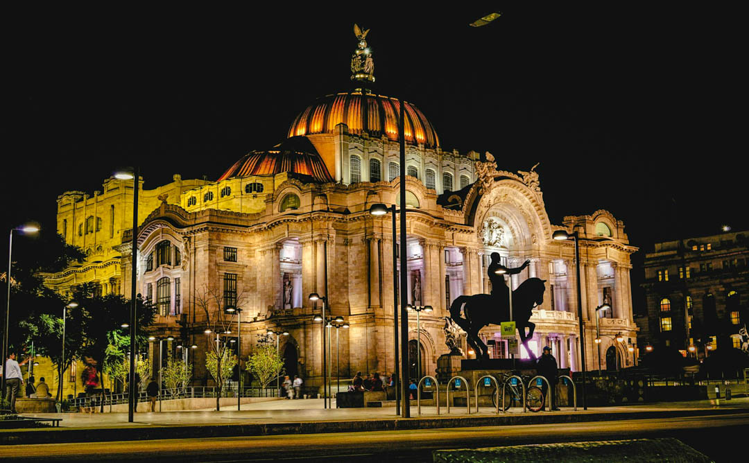 mexiko stadt palacio de bellas artes bei nacht mexiko stadt palacio de bellas artes bei nacht
