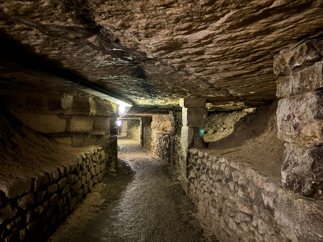 Tunnel Aus Kalkstein Auf Dem Weg Nach Unten Katakomben Paris