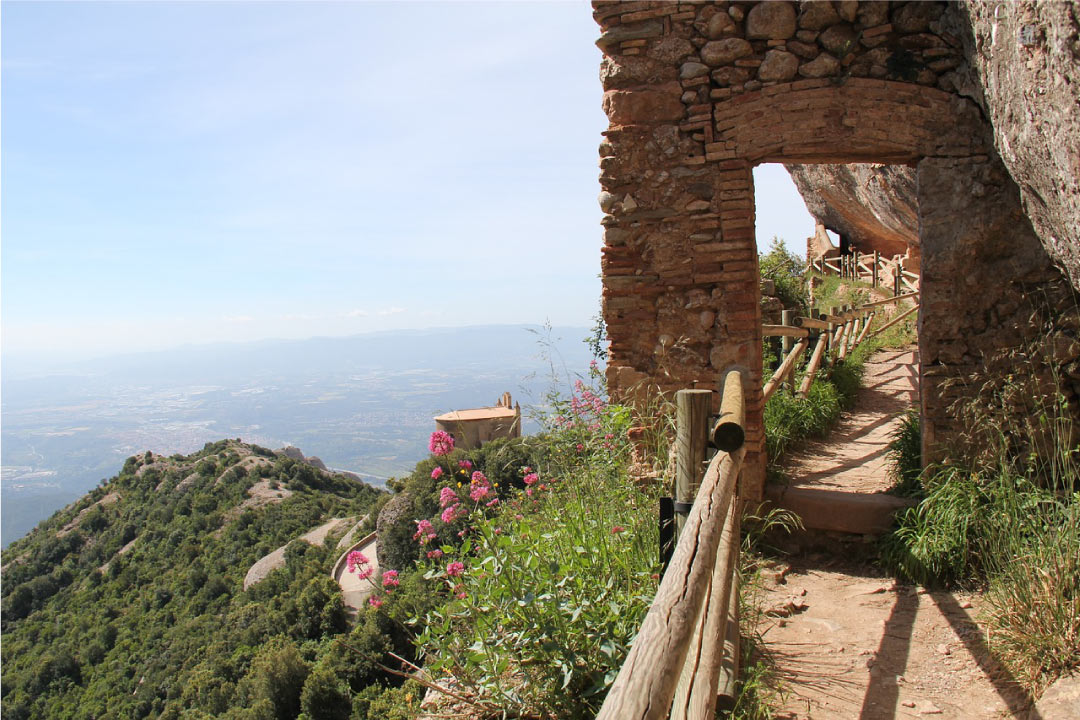 wanderweg in montserrat barcelona