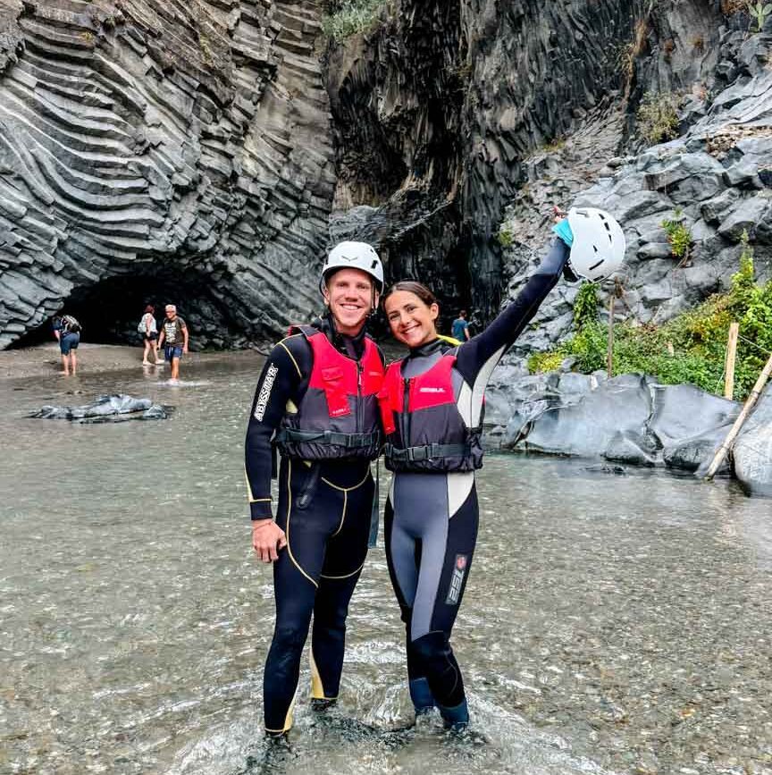 Bereit für Bodyrafting in der Alcantara Schlucht