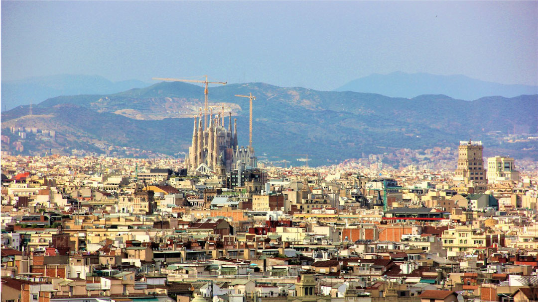 blick ueber barcelona mit sagrada familia 3 tage staedtetrip teaserbild Blick über Barcelona mit Sagrada Familia, 3 Tage Städtetrip, Teaserbild