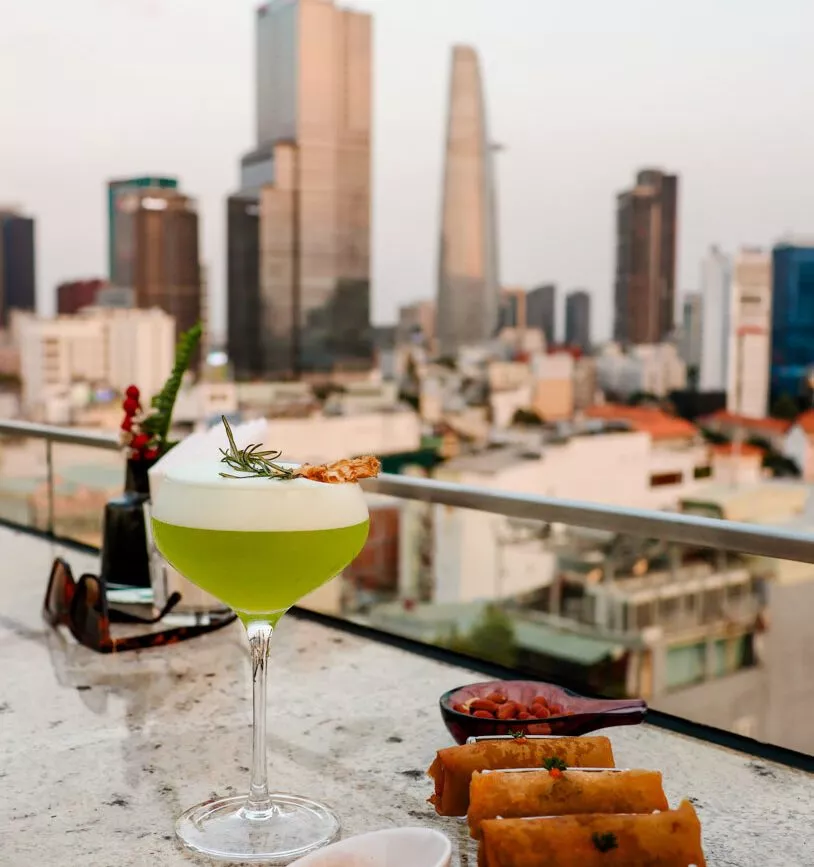 cocktails und snacks auf der rooftopbar la siesta premium saigon Cocktails und Snacks auf der Rooftopbar La Siesta Premium Saigon