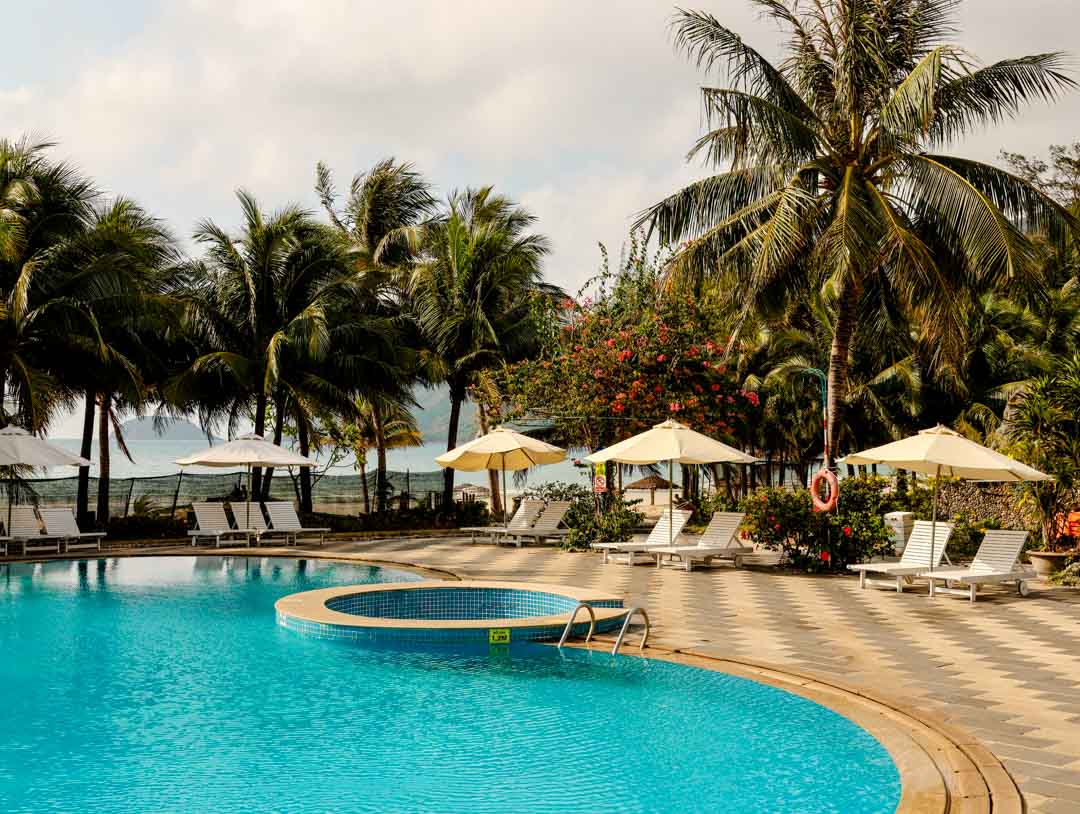 con dao resort pool con dao resort pool