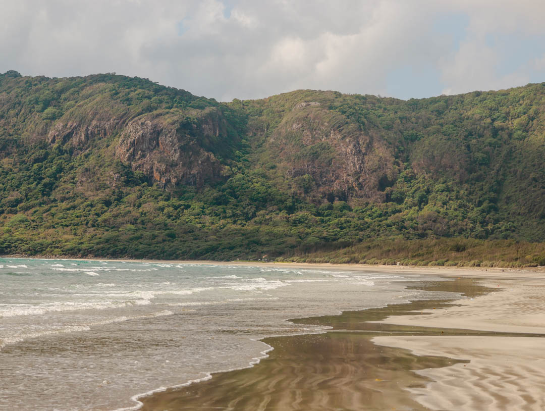 dong beach auf con dao
