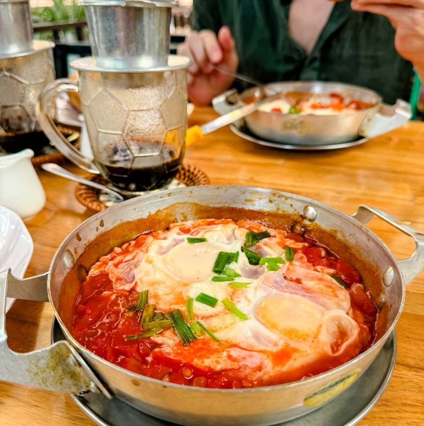 family home cafe restaurant in hue leckeres shakshuka