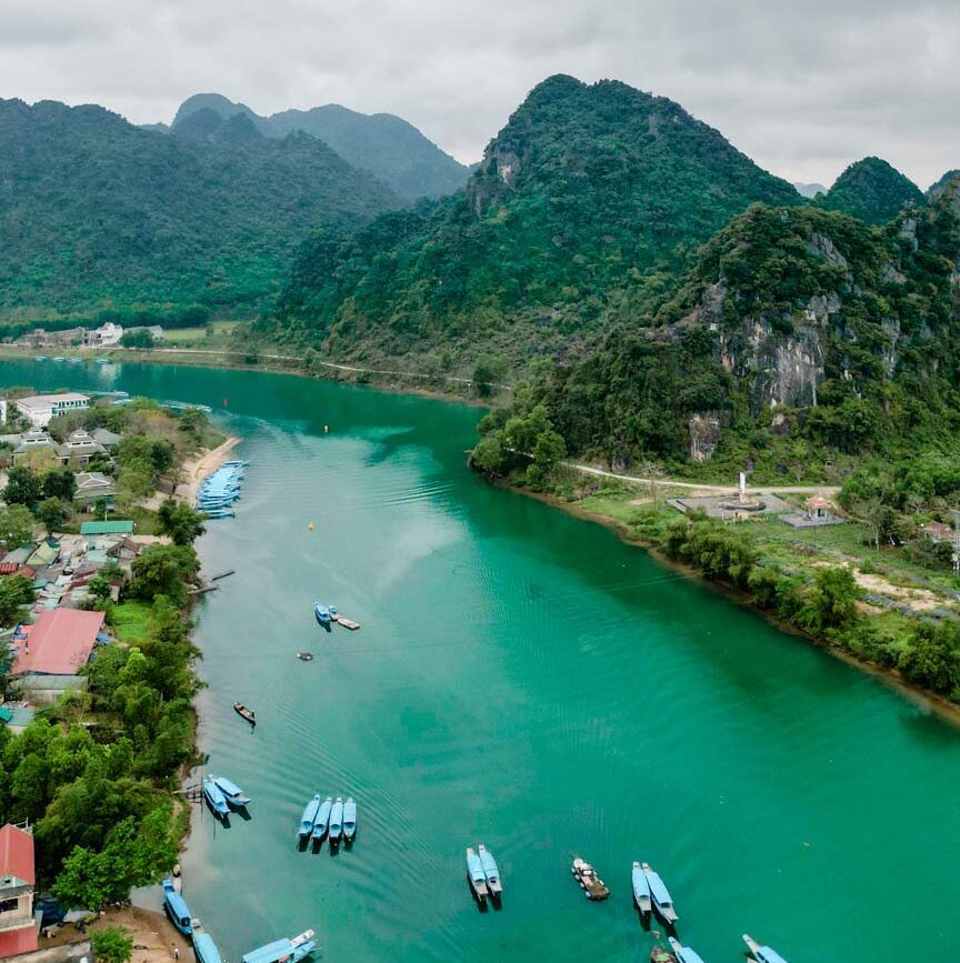 fluss der zur phong nha hoehle fuehrt