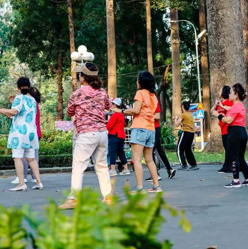 gruppenuebungen im tao dan park wie ho chi minh stadt Gruppenübungen im Tao Dan Park wie Ho-Chi-Minh-Stadt