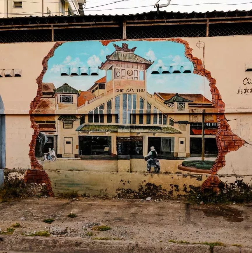 Mural zeigt Chợ Cần Thơ und Motorräder