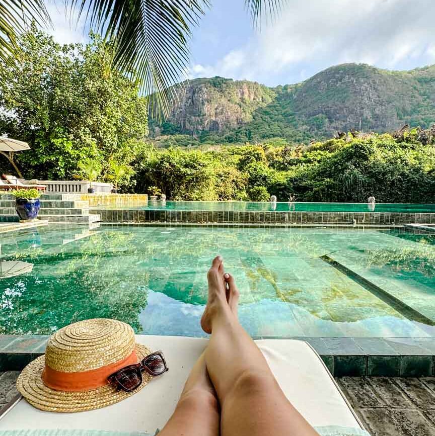 pool mit bergblick im poulo condor boutique resort spa