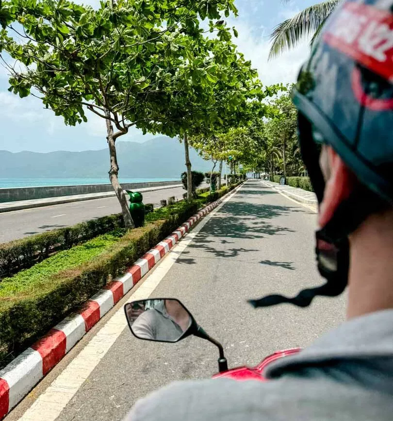 Roller fahren auf Con Dao entlang der Promenade