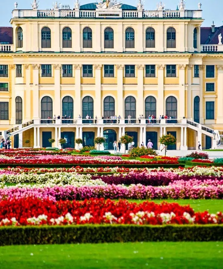 schloss schoenbrunn in wien staedtetrip