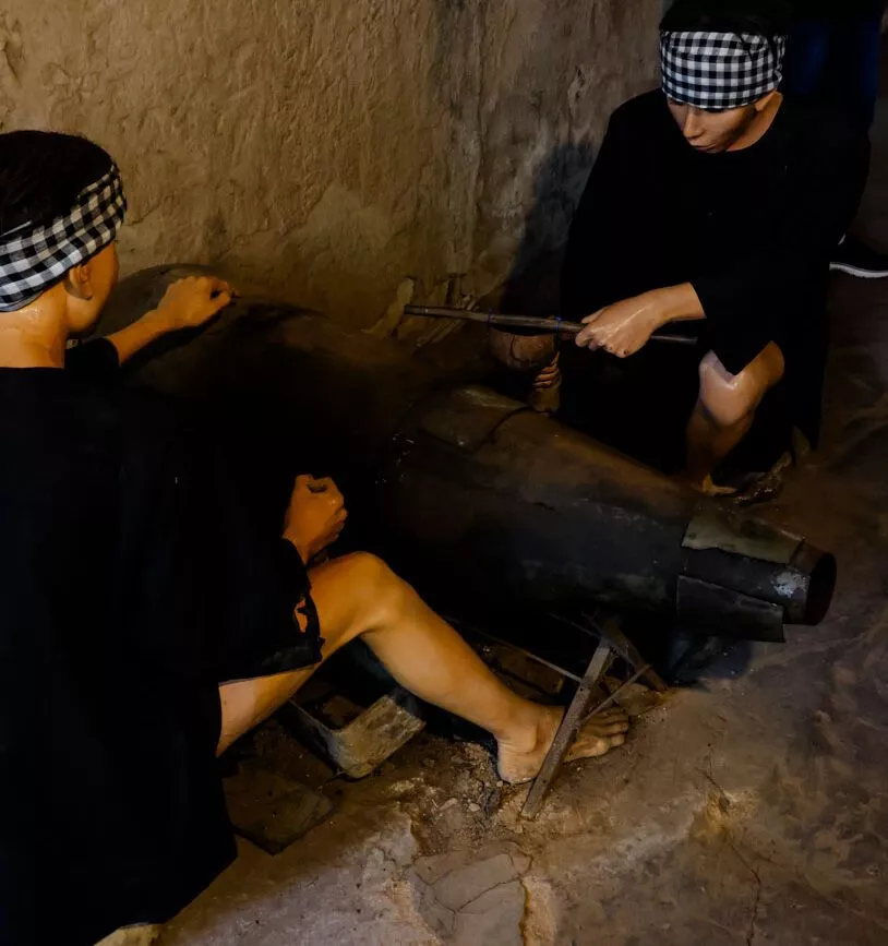 so lebten die menschen unter der erde in den ehemaliger eingang zu den cu chi tunneln So lebten die Menschen unter der Erde in den Ehemaliger Eingang zu den Cu-Chi-Tunneln