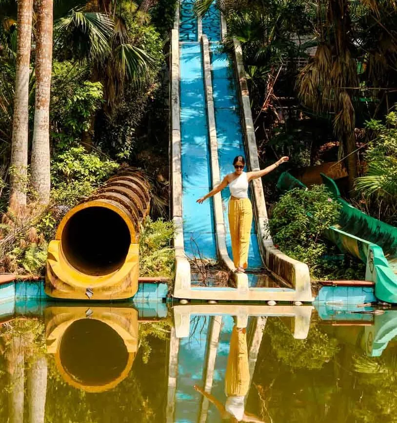 stillgelegten wasserpark ho thuy tien in hue vietnam stillgelegten Wasserpark Hồ Thuỷ Tiên in Hue, Vietnam